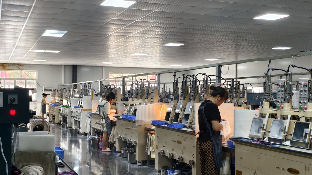 Sichuan Easy Vision Photoelectric Technology Co,.Ltd สายการผลิตของผู้ผลิต
